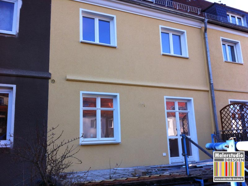 Fassadenputzarbeiten an einem EFH-Reihenhaus